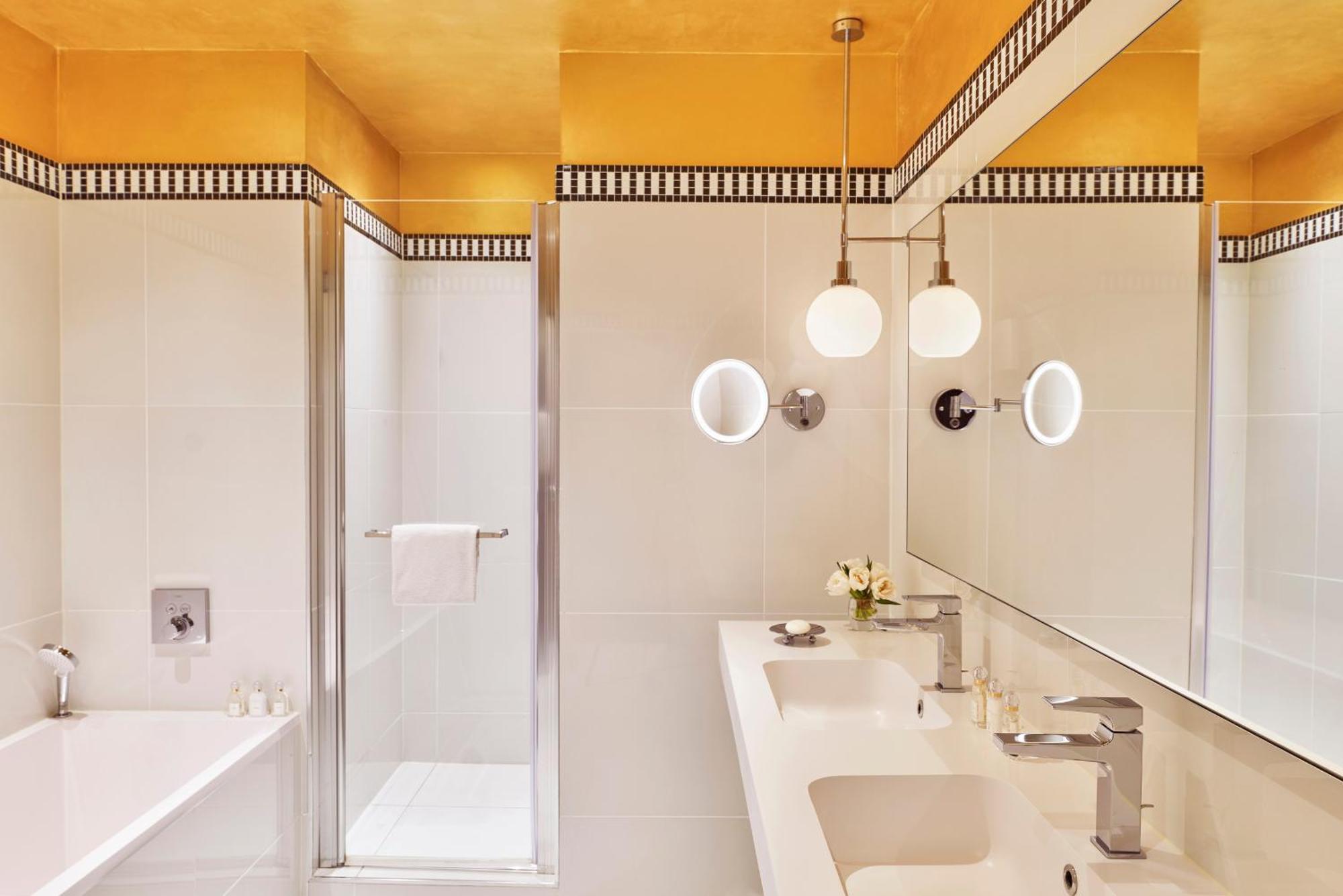 Hotel Barrire Le Westminster Le Touquet Екстер'єр фото Bathroom