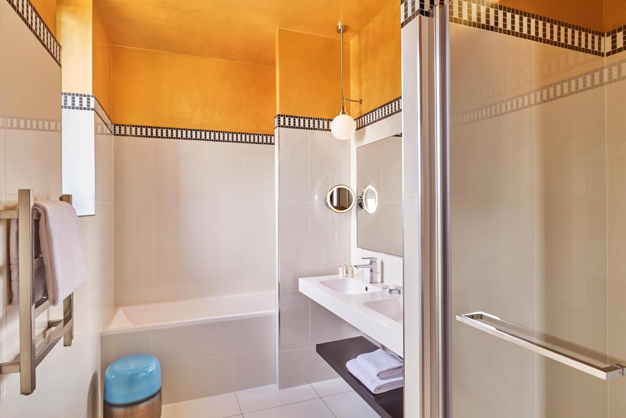 Hotel Barrire Le Westminster Le Touquet Екстер'єр фото Bathroom